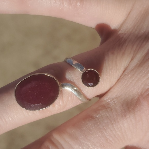 New Ruby and Garnet Adjustable 925 Silver Ring. - Picture 5 of 6